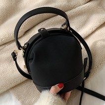 빅 라운드 버클 크로스백