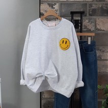 상상그이상 여성용 국내제작 스마일 뽀글 자수 맨투맨 기모안감 고급원단 예쁜 색상 귀여운 프린팅 포인트 가성비 좋은 따뜻하고 부드러운 패딩 속에 편하게 입을 맨투맨 코디