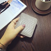 뱀 가죽 지갑 여성 짧은 팔레트 지갑 미니 카드의 새로운 한국어 버전 간단한 버클 코팅