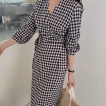 [랜덤플레이] 7부 소매 브이넥 스트랩 체크 롱 원피스