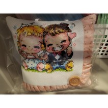 십자수 러브웨딩 주차쿠션 완성품
