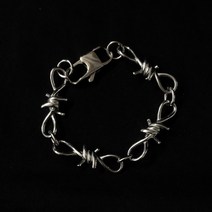 PUNKY BRACELET / 펑키 팔찌 / 스트릿 고스 고딕 펑키 일본 스타일 철조망 가시 써지컬스틸 /서큐버스 바이럴