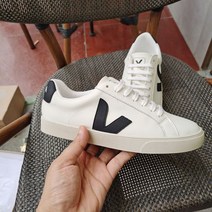 2022년 프랑스 브라도르 베자 화이트 스니커즈 v자슈즈 운동화