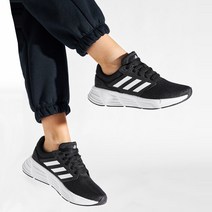 아디다스 여자 러닝의 기본~ 가볍고 쿠션가득한 운동화 PG8771