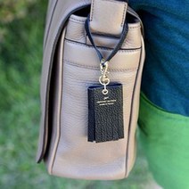 sioncompany_플레픽 Holiday Tassle Tag 테슬형 네임택 캐리어네임택 케리어이름표 여행가방네임택 다용도네임택 여행가방이름표--SC