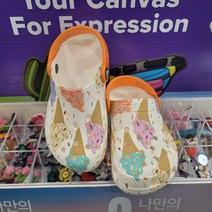 크록스 [2001아울렛중계점] 아이들이 좋아하는 아이스크림이 프린트 되어 귀여운 클래식 아이스크림 그래픽 클로그 ~