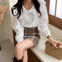 톡톡한 소재 빅 카라 화이트 프릴 블라우스 3컬러