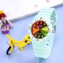 큐앤큐 파스텔 그린 유니크 그라데이션 여성 패션 시계 19-파스텔그린