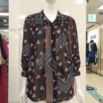 블루페페 부평점 어깨선 플리츠 주름 쉬폰 7부 오픈형 블라우스