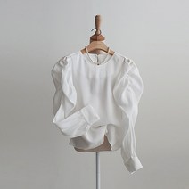 페미닌 볼륨 어깨 퍼프 블라우스 국내제작