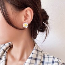 지나상점 [925은침] 샤스타 데이지 플라워 버튼 귀걸이