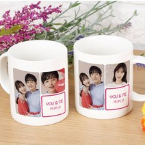 커플디자인2 머그컵 주문 제작 소량 굿즈 어린이집 생일 돌잔치 결혼식 답례품 부모님 생신선물 자취 집들이 신혼 만들기 만원이하 의미있는 이쁜 컵 세트 포토컵 사진컵