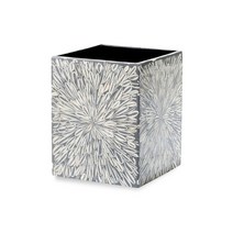 라도라다 알멘드로 목재 및 소 뼈 폐기물 보관함