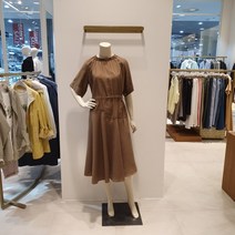 [앤클라인] 셔링 넥라인 플레어 원피스AF2D2OP5228