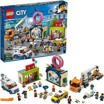 LEGO City Donut Shop Opening 60233 Store 장난감 택시 밴 크레인이 달린 트럭으로 조립하고 놀기 소년 소녀용 미니피겨로 쉽게 조립790개, 불만 없는 포장
