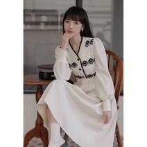 2022 가을과 겨울 프랑스 부드러운 바람 니트 드레스 작은 신선한 슬림 패딩 긴 소매 드레스