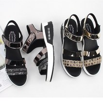 프리티슈 에나멜 펄반짝이 에어 통굽 스포티 벨크로 스트랩 샌들 (4.7cm)