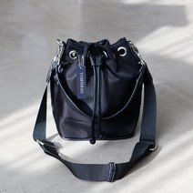 에브린 나일론 버킷백 여성 복조리백 가방