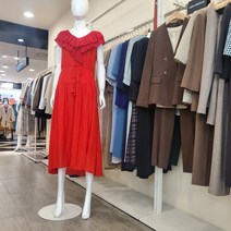블루페페 NC중앙로 앞가슴 레이스 원피스 212MSE705