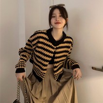 연두색가디건 하늘색 크롭 스웨터 민트색 꽃자수 초록색 보석단추 부클 니트 빅카라 연보라