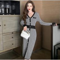 Momolatti 여성 미디엄 롱 브이넥 천조격 슬림 니트원피스