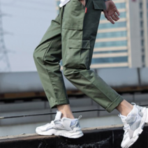 남자 캐주얼 스트릿 패션 운동하는 남자 코디 카고 바지