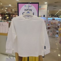 쁘띠앙팡 봄 가을 대박세일~~@@살짝 루즈핏 스타일의 심플함과 깔끔함이 매력포인트~~스트롱 티에요^^^