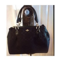 코치 콜레트 캐리올 시그니처 블랙 REG 42500 가방 크로스백