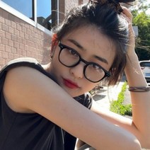 검정뿔테 작은안경테 얼굴형에맞는안경 코받침없는안경