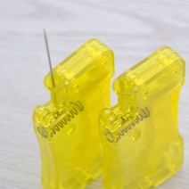 디엠몰 1+1 버튼 한번으로 간편하게 끼우는 실꿰기 자동 실끼우개, 1+1 (2개입)