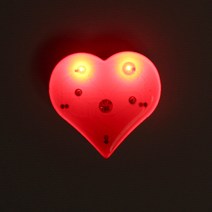 파티해 LED 플래시라이트 뱃지 (하트), 1개