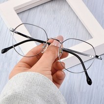 권정열 안경 반무테 코받침없는안경 가벼운 안경테 성시경 트렌드 폴리곤 레트로 티타늄 남성 성격 여성