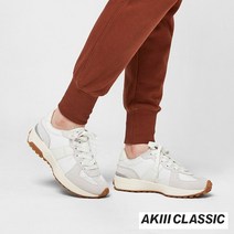 유러피언 스타일 스니커즈. 펜사토 라이트그레이화이트