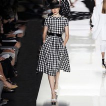 클래식 보트넥 고방체크 원피스 여름하객룩 명품스타일 신민아 아이유 박민영