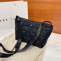 패밀리샵 퀼팅 나일론 호보백 반달 바게트백 여성 가벼운가방