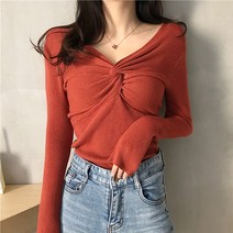 멘터 꼬임 브이 니트