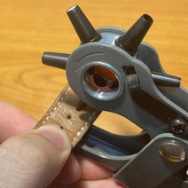 가죽 펀칭기 벨트구멍뚫기 시계줄 가방 끈 작은 구멍 뚫는 도구 기계