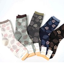 벅시루 여성 나뭇잎땡땡 중목 양말