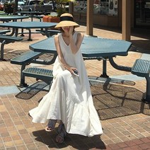 니유컴퍼니 바캉스준비끝 화이트 오버핏 린넨원피스 체형커버 여름 나시원피스 휴가패션 리조트패션