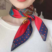 인기신상 실크느낌 쁘띠 사각스카프 70x70 한정판매