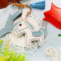 가죽 목마 열쇠고리 만들기 -1인세트 DIY 가죽공예 취미생활 클레이아트 가죽아트, 화이트