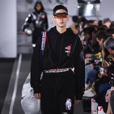 디앤티도트 배스킷볼 로고 후드티셔츠