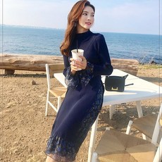 퀸덤 여성스러운 로맨틱 플라워 프린팅 레이스 레이어드 니트 원피스 하객원피스 데일리원피스