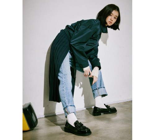 다양한 색상과 소재의 질스튜어트 로퍼