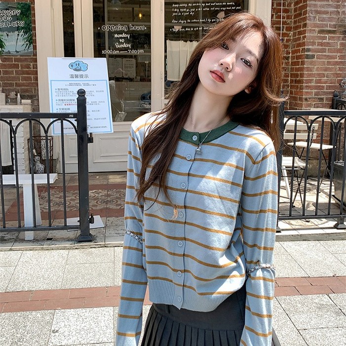 어썸풀 여성용 사이티라 스트라이프 니트 가디건 A26SPC112824