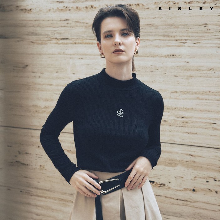 런칭가69,000원25FW 시슬리 쥬얼 로고 모크넥  니트1종