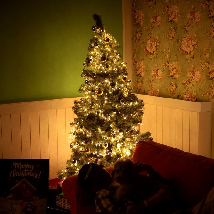 대여 하웃 크리스마스트리 대여 렌탈 대형트리 트리장식 오너먼트 지네전구 풀세트