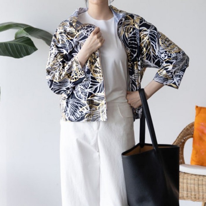 [최초가 228000원] 버터플라이 후드 크랍 점퍼 (AGMPJP04) BK