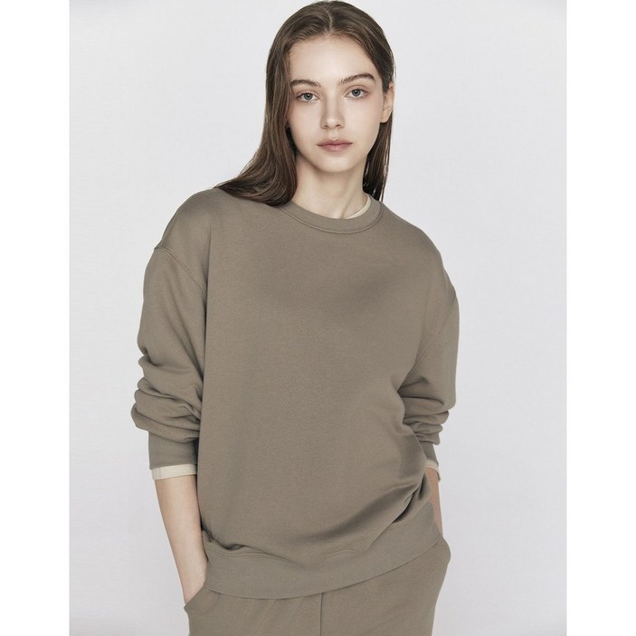 지오다노 여성 오버핏 라운드 베이직 무지 긴팔 맨투맨 티셔츠 32 5911