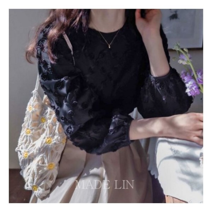 리린 MADE LIN 애너밸리 입체플라워 봄봄한 단아한핏 블라우스 1778918